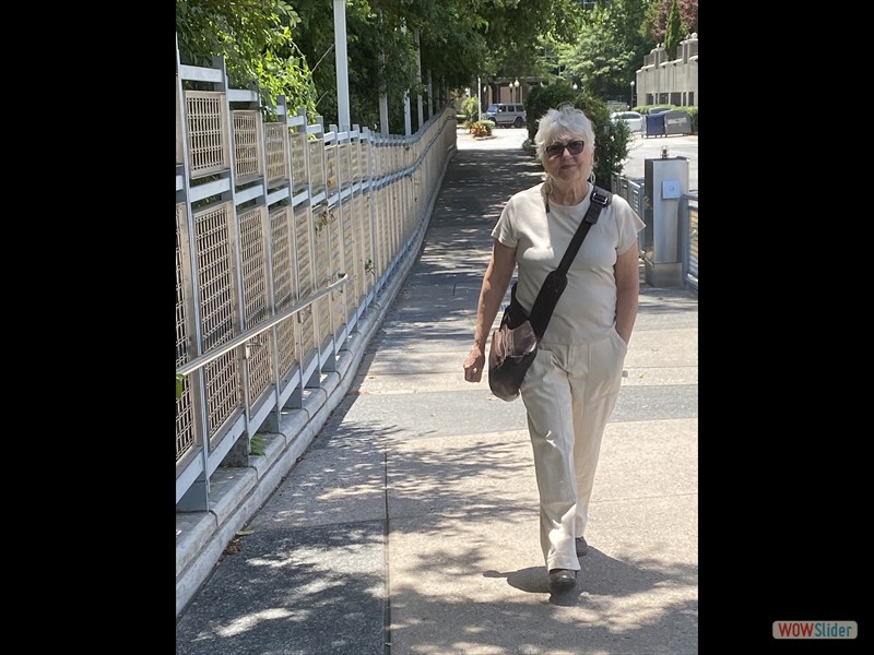 Deborah on way to catch Marta train